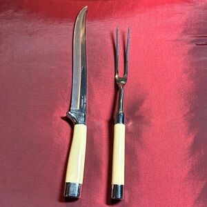 Carvel Hall by Brussels carving set